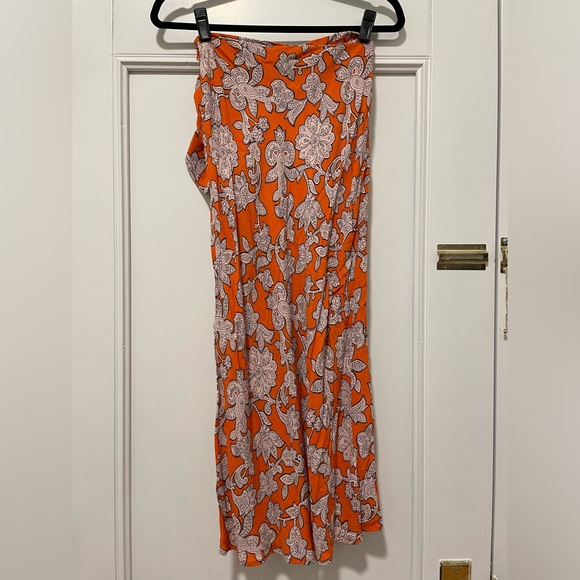 Zara Printed Midi Wrap Skirt - Picture 2 of 3